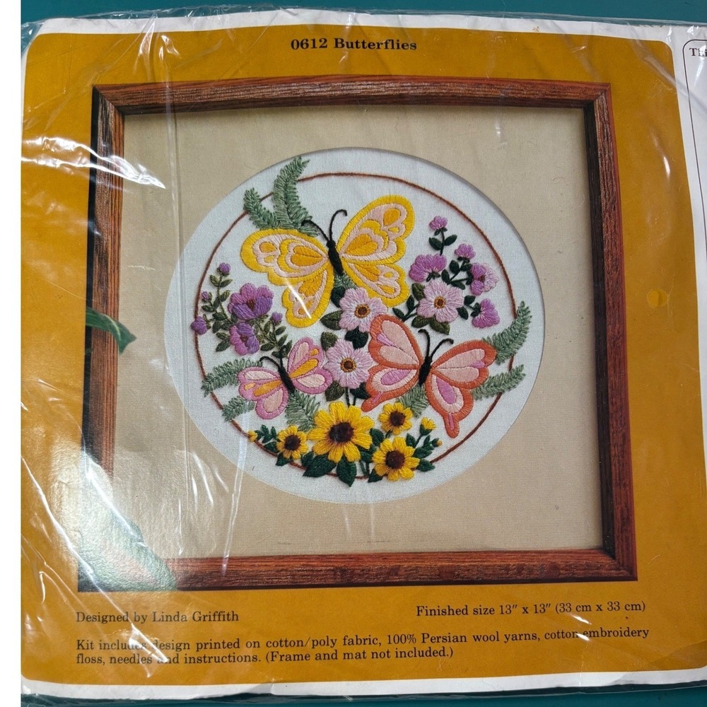 The Creative Circle Butterflies Crewel Embroidery‎ Kit 0612 Linda Griffith 1981